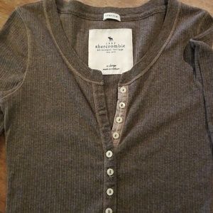 Trendy Abercrombie distressed shirt XL